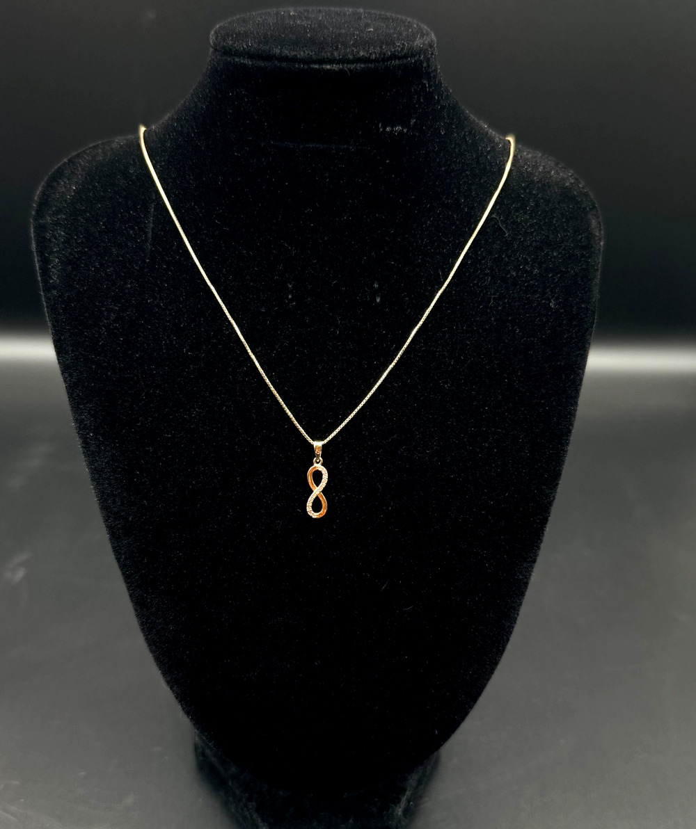 14KT 20" Yellow Gold Chain w/ 10KT Diamond Chips Infinity Pendant JTS 1.94 Grams